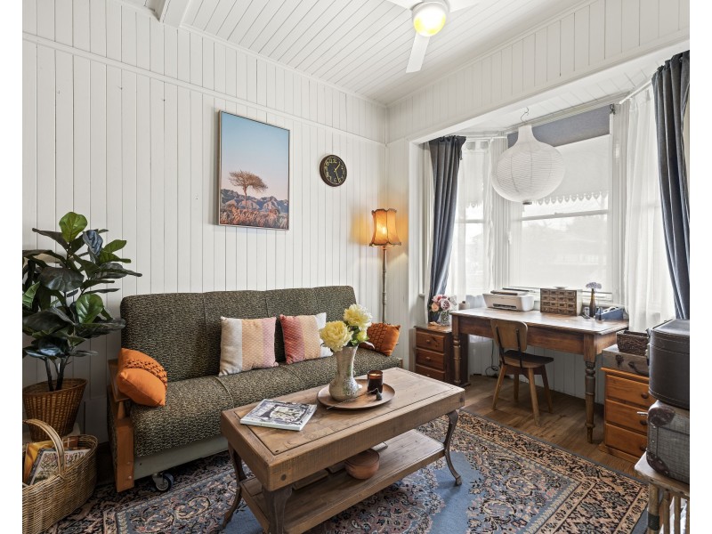 36 Charles Street, Newtown QLD 4350