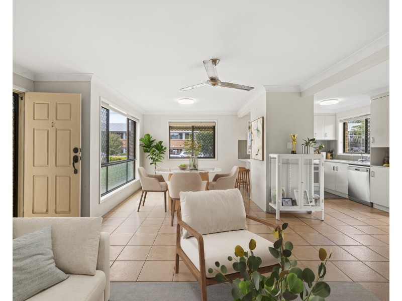 Unit 1/357 Margaret Street, Newtown QLD 4350