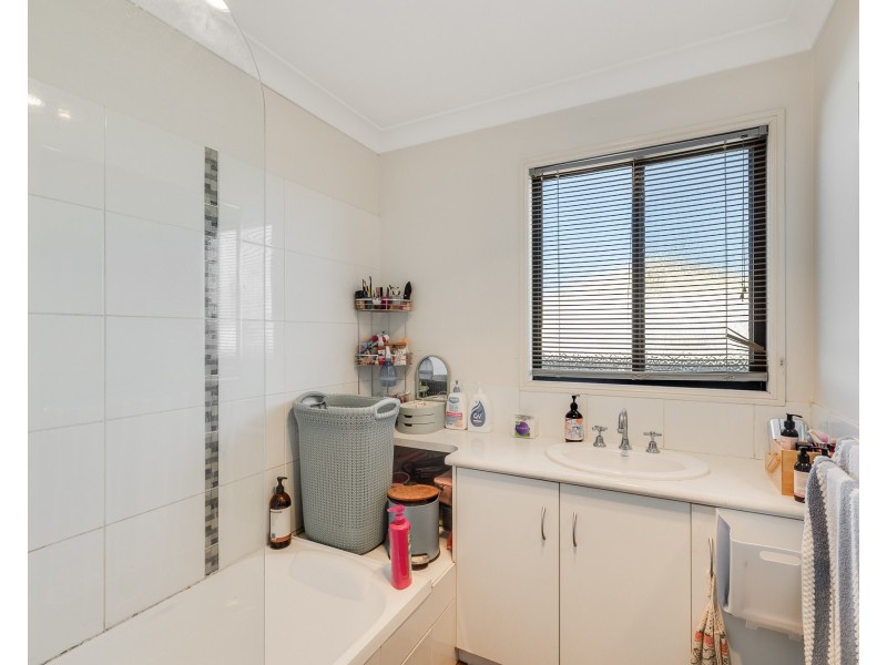 Unit 2/22 Pascoe Lane, Harlaxton QLD 4350