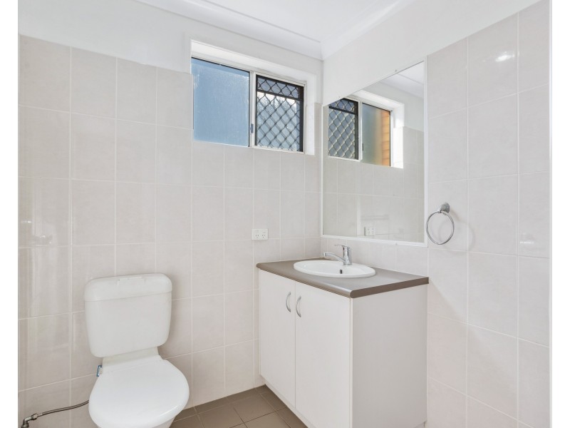 Unit 1/172 Tor Street, Rockville QLD 4350