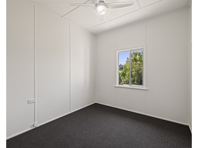 207 Jellicoe Street, Newtown QLD 4350