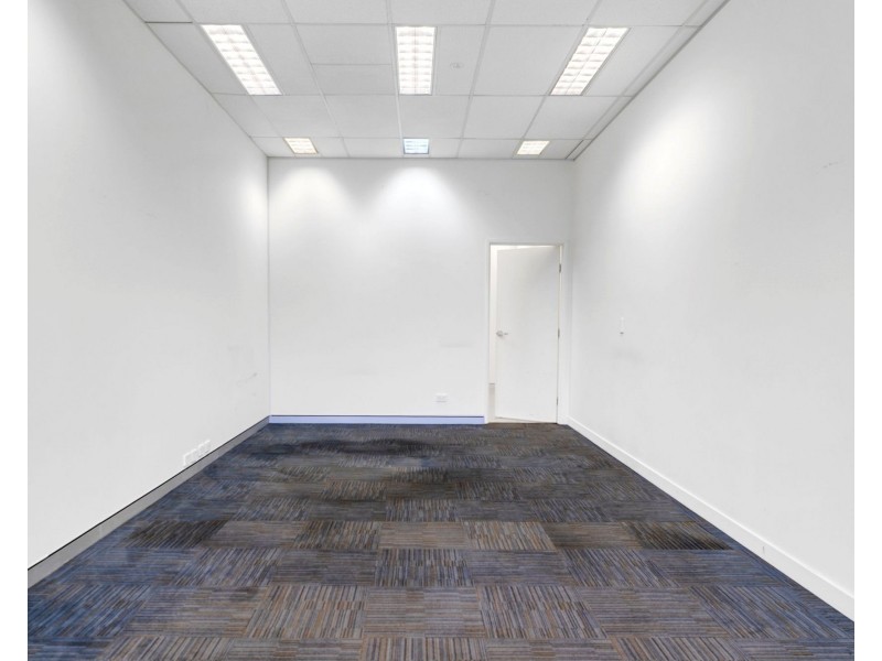 Shop 5 /131 Anzac Avenue, Newtown QLD 4350