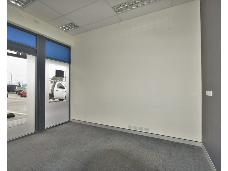 Shop 5 /131 Anzac Avenue, Newtown QLD 4350