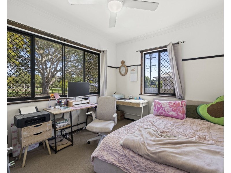 247 Campbell Street, Newtown QLD 4305