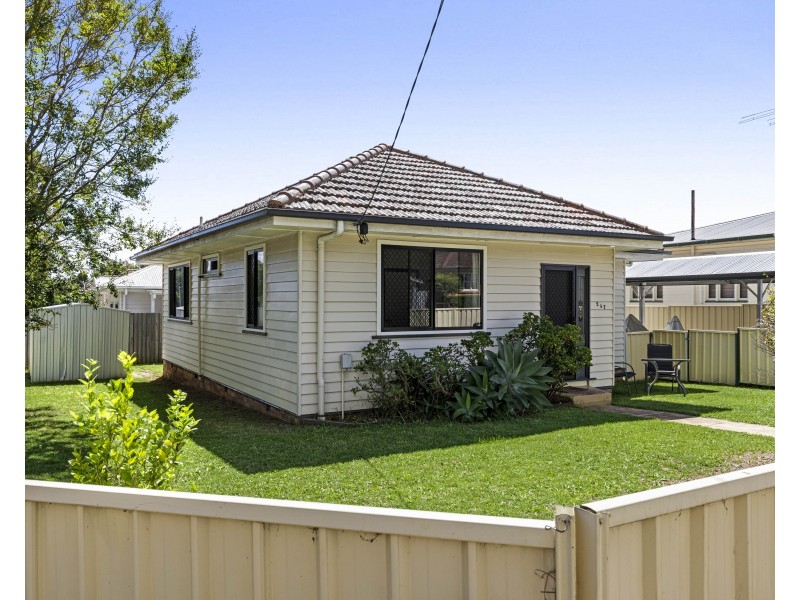 247 Campbell Street, Newtown QLD 4305