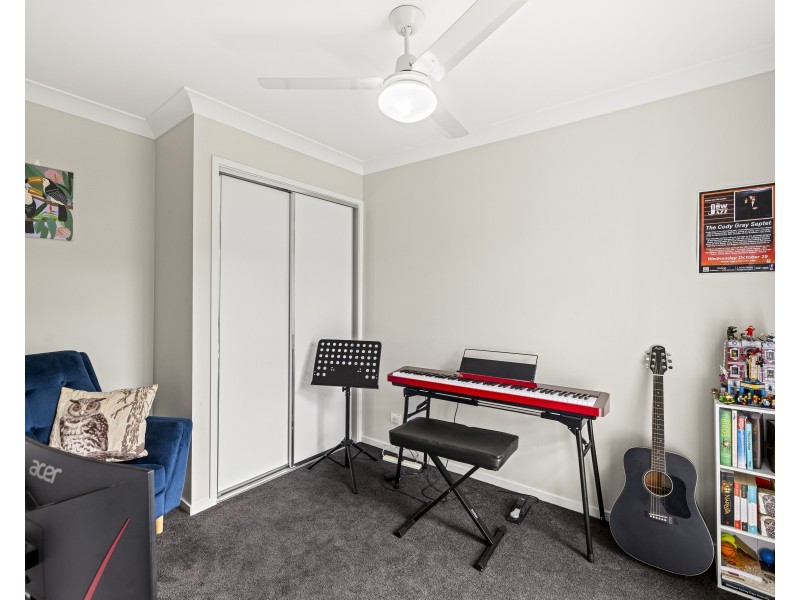 12 Kershaw Close, Cranley QLD 4350