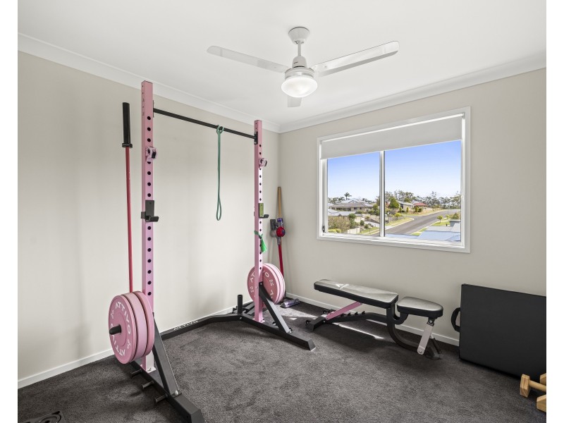 12 Kershaw Close, Cranley QLD 4350