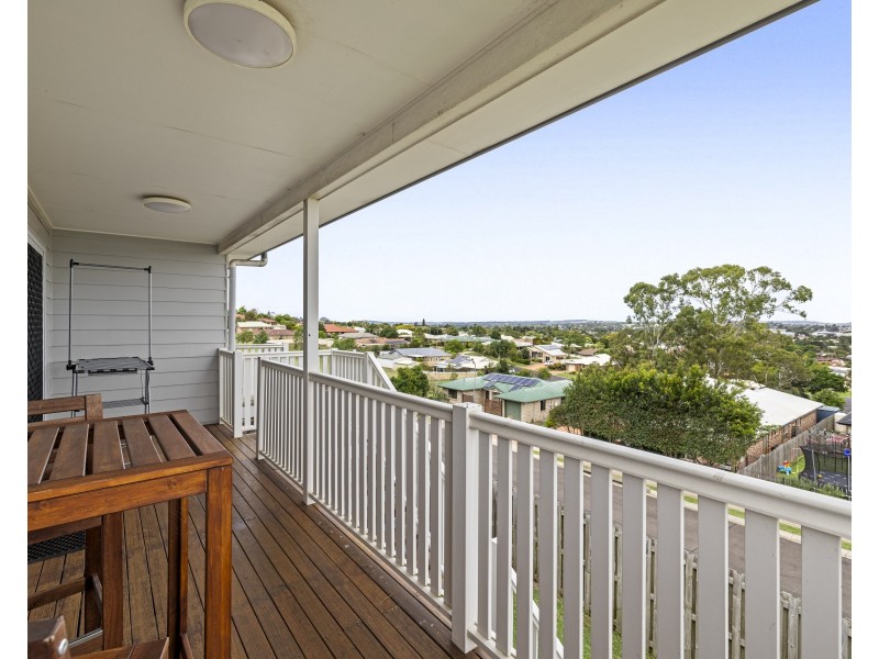 12 Kershaw Close, Cranley QLD 4350