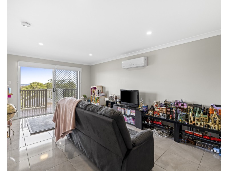 12 Kershaw Close, Cranley QLD 4350