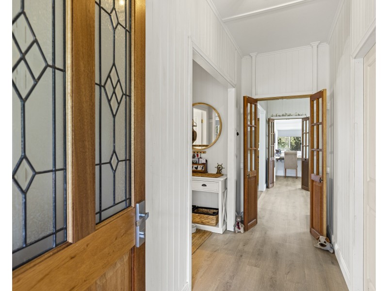 1 Jones Street, Crows Nest QLD 4355