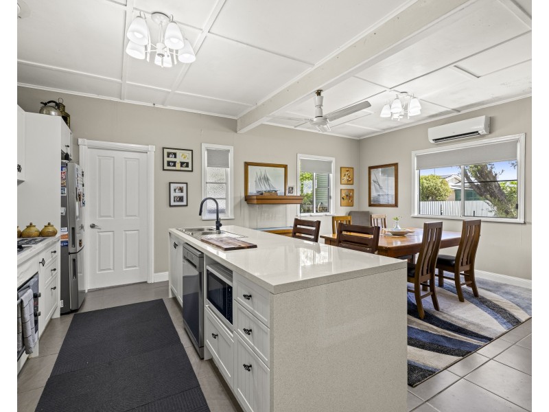 1 Jones Street, Crows Nest QLD 4355