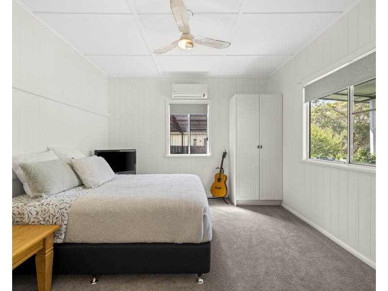 1 Jones Street, Crows Nest QLD 4355