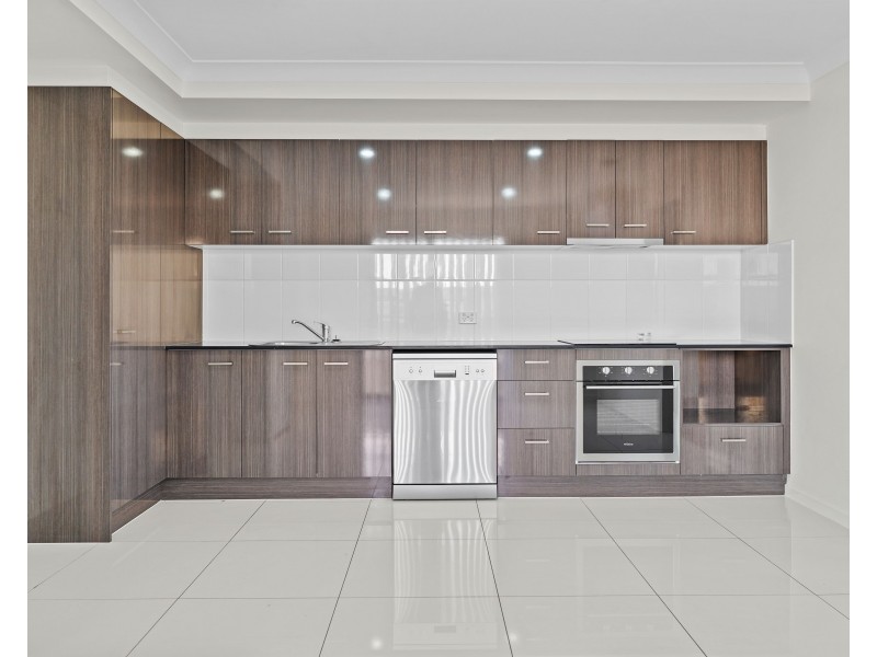 Unit 2/45 Myrtleford Crescent, Cambooya QLD 4358