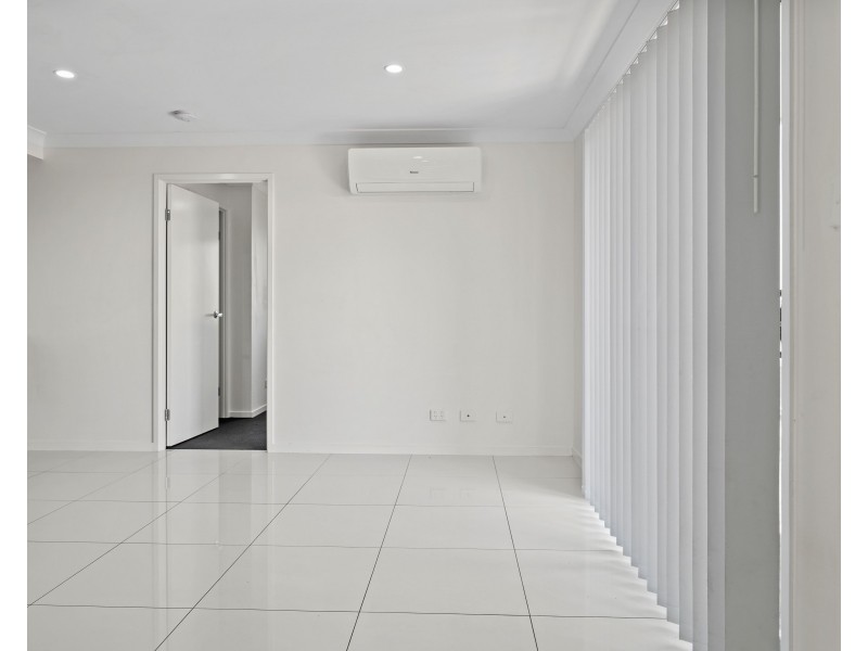 Unit 2/45 Myrtleford Crescent, Cambooya QLD 4358