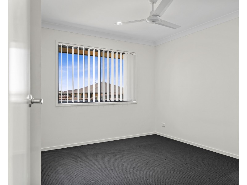 Unit 2/45 Myrtleford Crescent, Cambooya QLD 4358