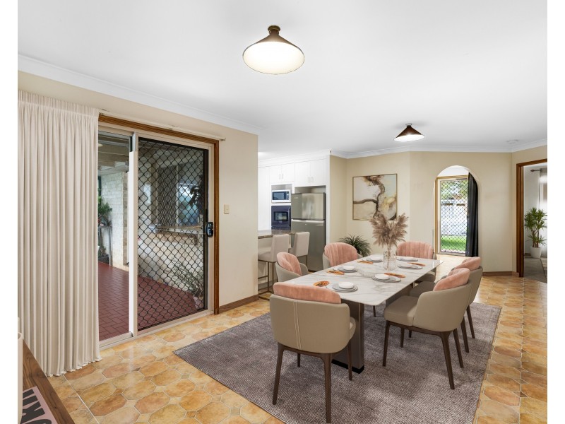 2 Gainsborough Drive, Glenvale QLD 4350