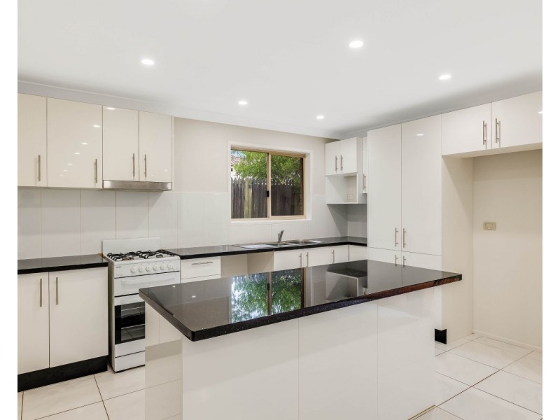 5 Roslyn Street, Centenary Heights QLD 4350