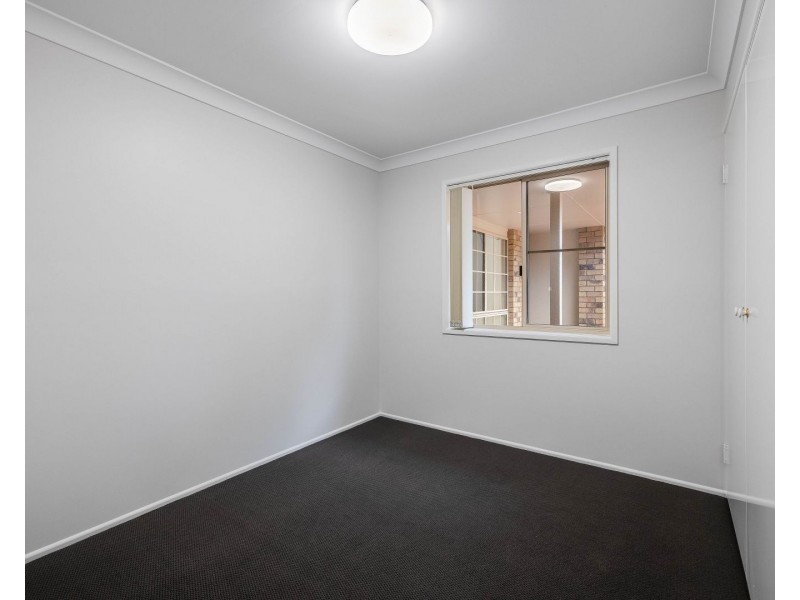 5 Roslyn Street, Centenary Heights QLD 4350