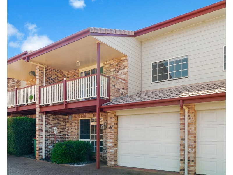 Unit 4/228 Mackenzie Street, Rangeville QLD 4350