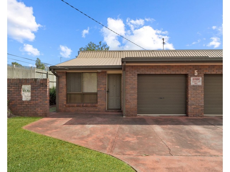 Unit 2/5 Riethmuller Street, Kearneys Spring QLD 4350