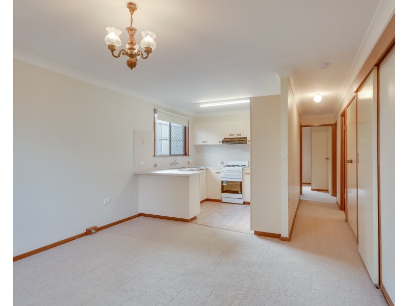 Unit 2/5 Riethmuller Street, Kearneys Spring QLD 4350