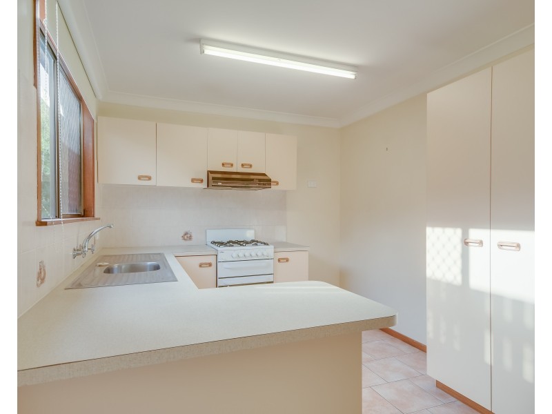 Unit 2/5 Riethmuller Street, Kearneys Spring QLD 4350