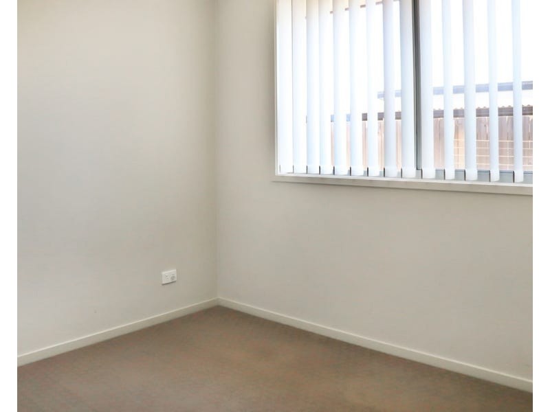 Unit 2/5 Cardamon Crescent, Glenvale QLD 4350