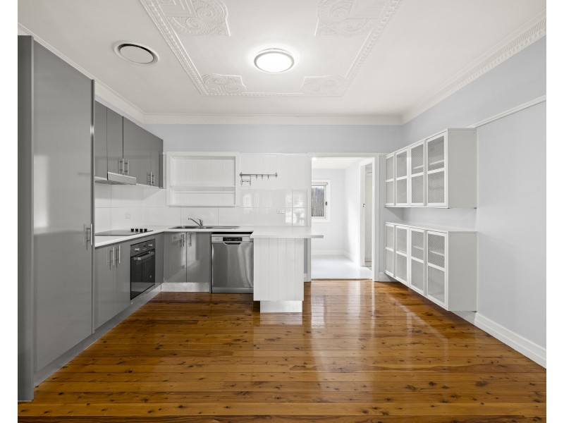 100 Water Street South, South Toowoomba QLD 4350