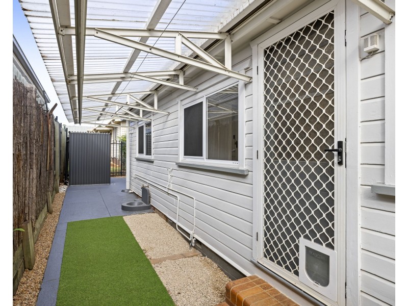 100 Water Street South, South Toowoomba QLD 4350