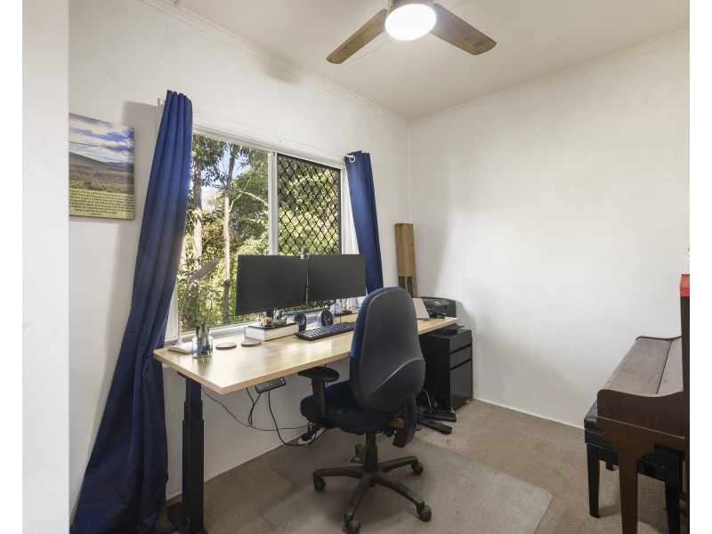 813 Ruthven Street, Kearneys Spring QLD 4350