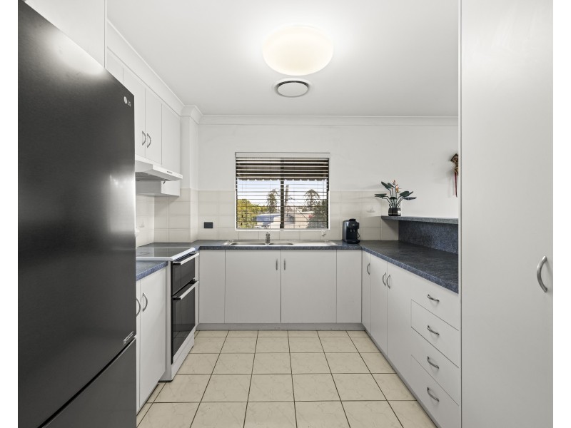 Unit 8/208 Hume Street, South Toowoomba QLD 4350