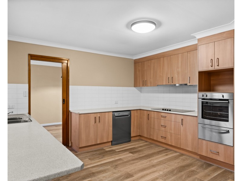 3 Sapphire Court, Kearneys Spring QLD 4350