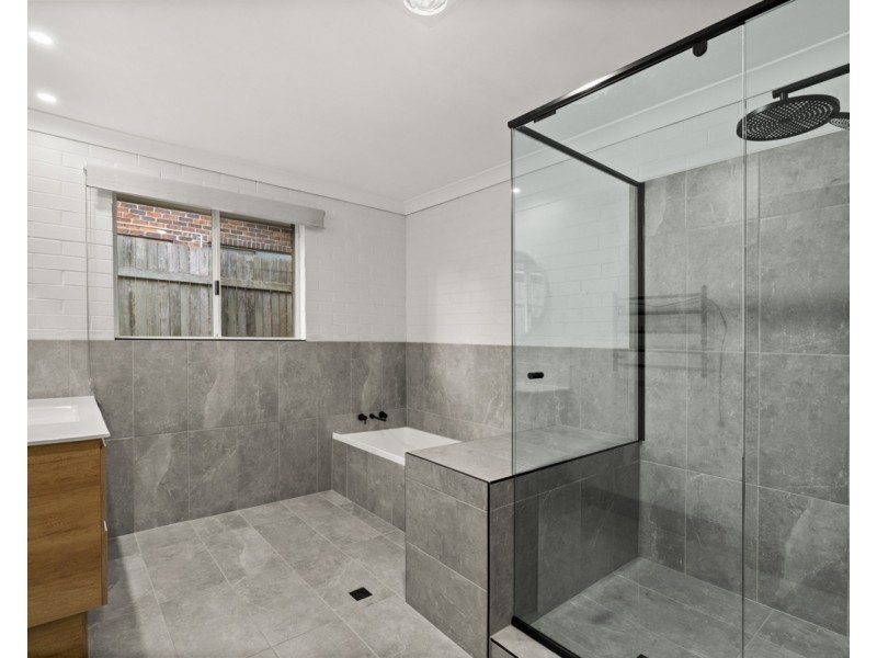 3 Sapphire Court, Kearneys Spring QLD 4350