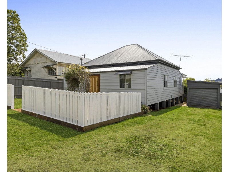 15 Seaton Street, South Toowoomba QLD 4350