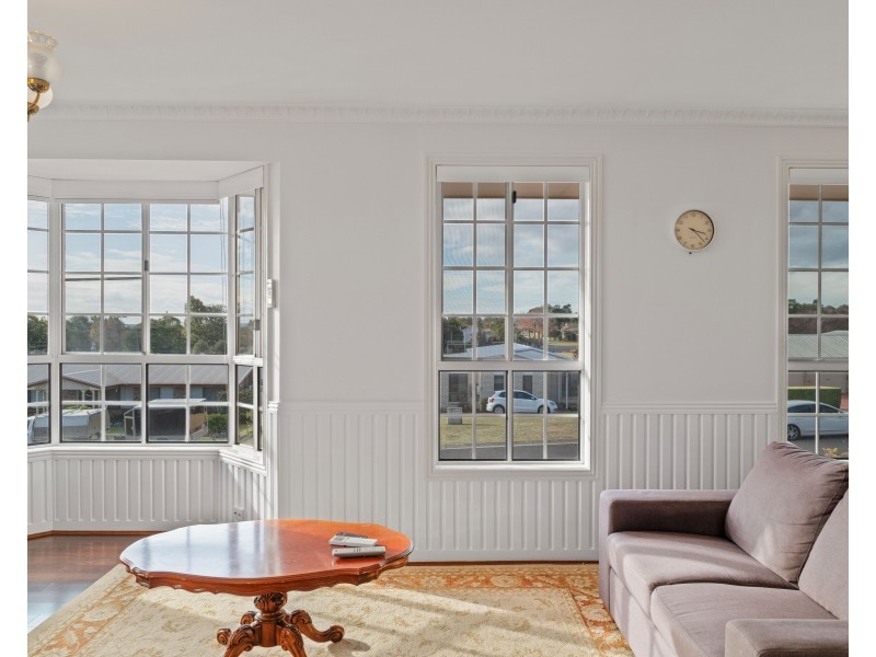 Unit 1/32 Jull Drive, Centenary Heights QLD 4350