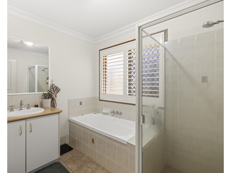 Unit 1/17a Horrocks Crescent, Kearneys Spring QLD 4350