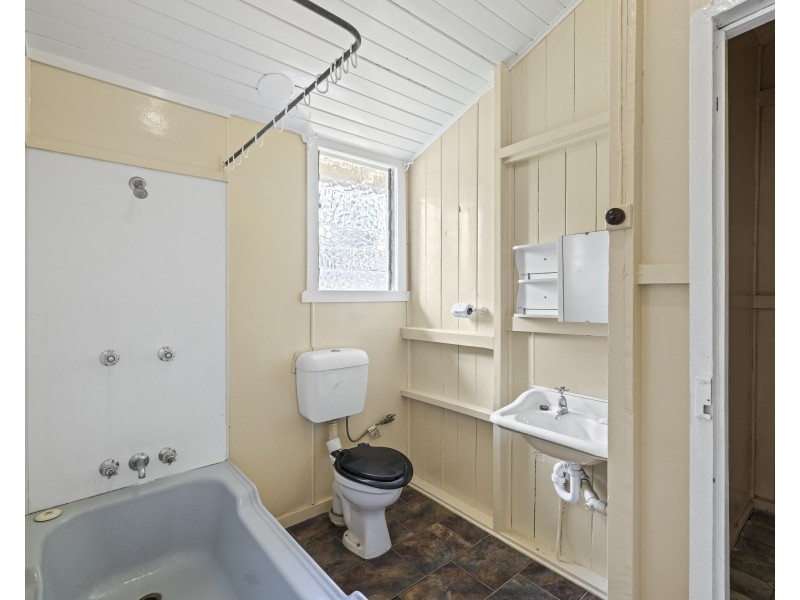135 Bridge Street, North Toowoomba QLD 4350
