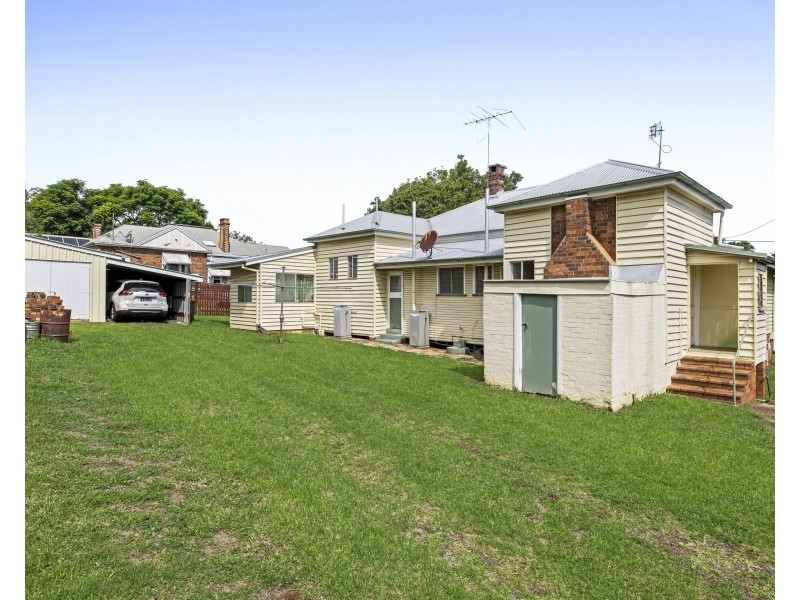 135 Bridge Street, North Toowoomba QLD 4350