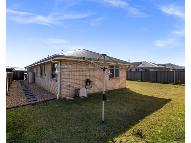 112 Magpie Drive, Cambooya QLD 4358
