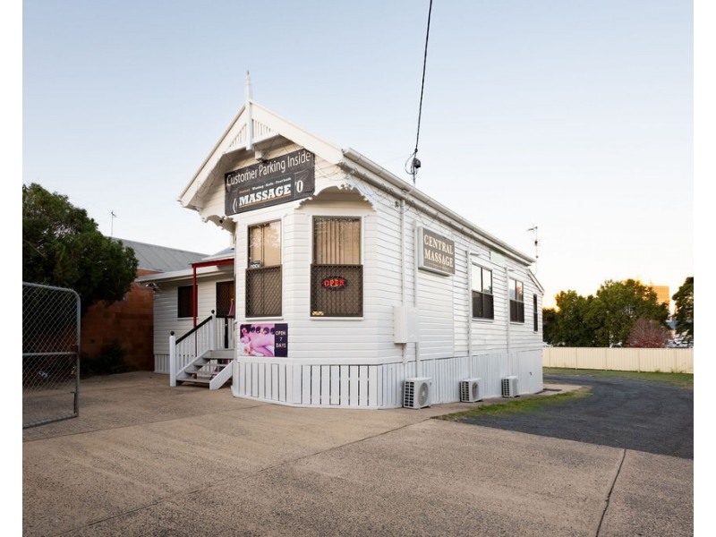 8 Station Street, Toowoomba City QLD 4350