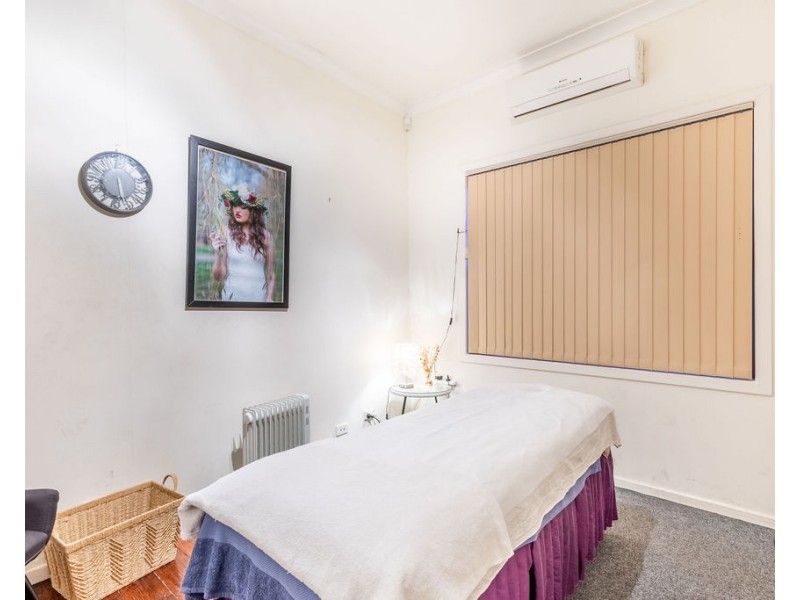 8 Station Street, Toowoomba City QLD 4350