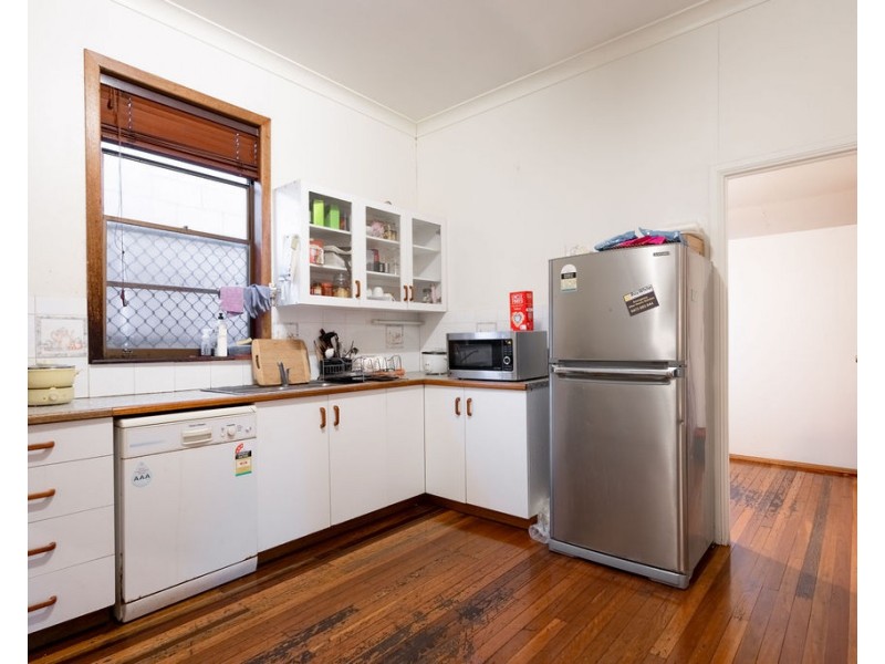 8 Station Street, Toowoomba City QLD 4350