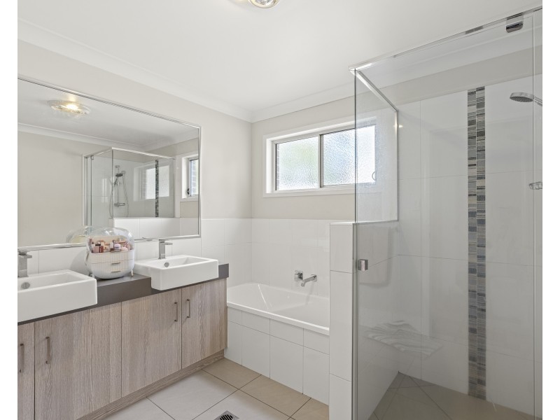 41 Entabeni Drive, Kearneys Spring QLD 4350