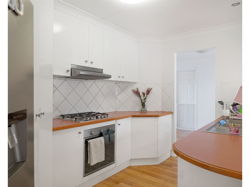 18 Weir Court, Harristown QLD 4350