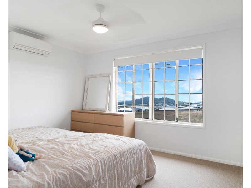 18 Weir Court, Harristown QLD 4350