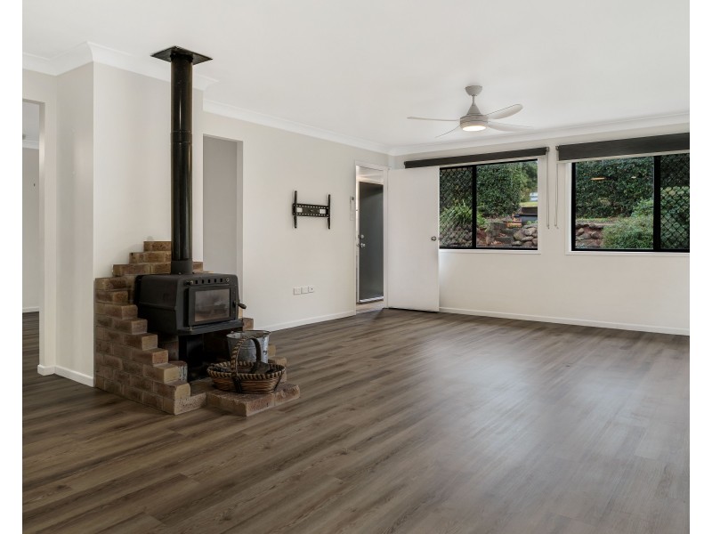 4 Rebecca Court, Kearneys Spring QLD 4350