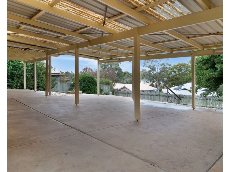 4 Rebecca Court, Kearneys Spring QLD 4350