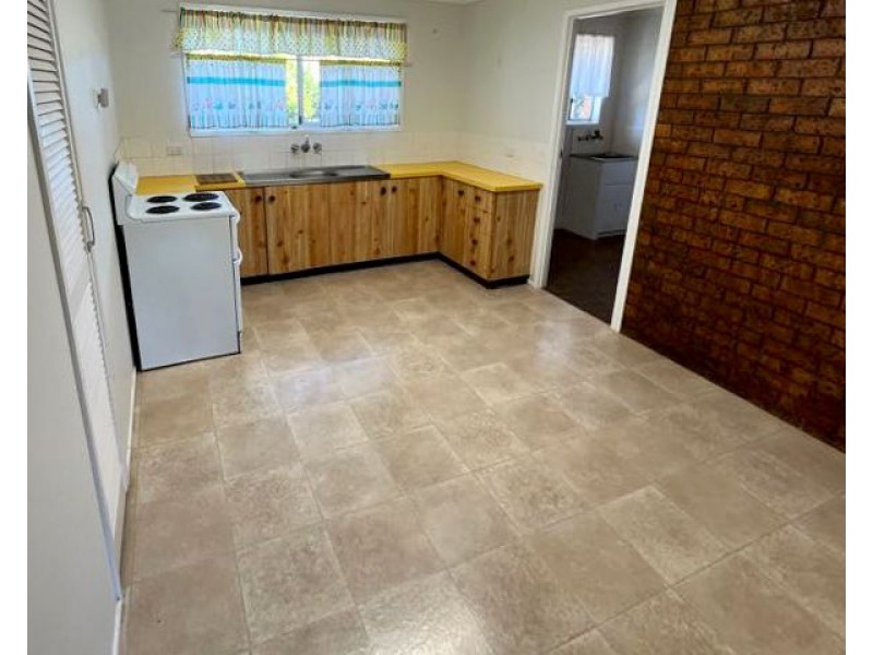 Unit 2/102 Alderley Street, Rangeville QLD 4350