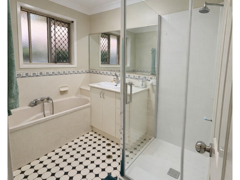 20 Adermann Drive, Kingaroy QLD 4610