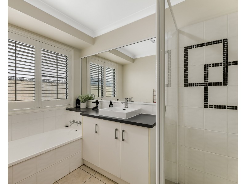 28 Newman Road, Wyreema QLD 4352
